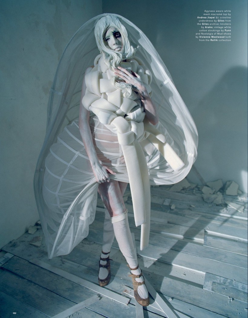 agyness-deyn-by-tim-walker-for-love-magazine-4